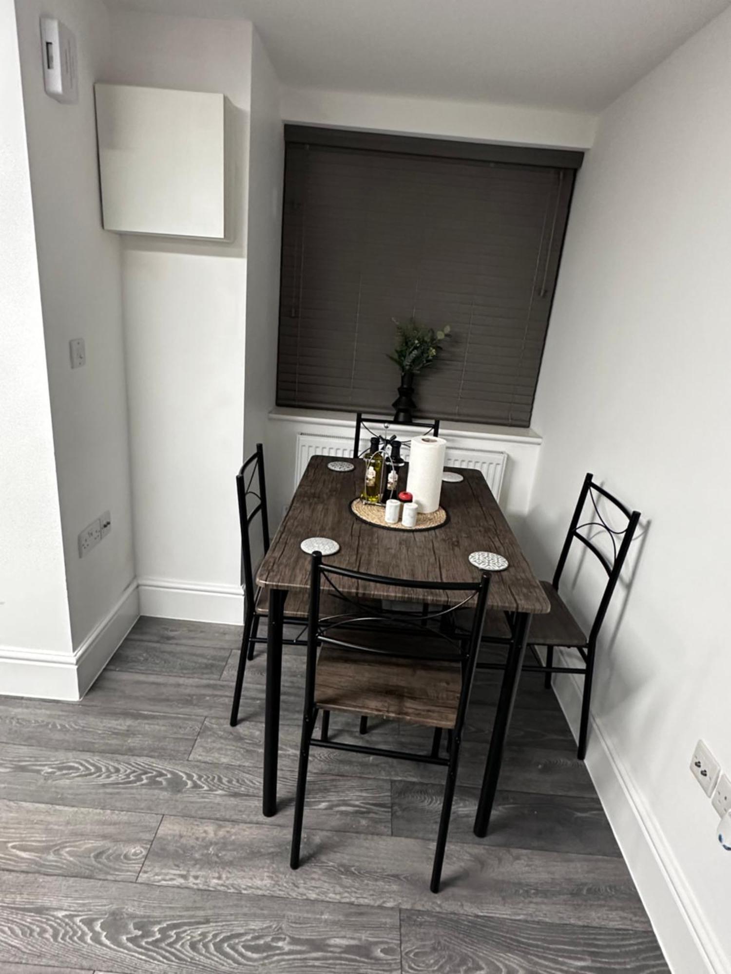 Stunning 2-Flat In Leicester! Exterior photo